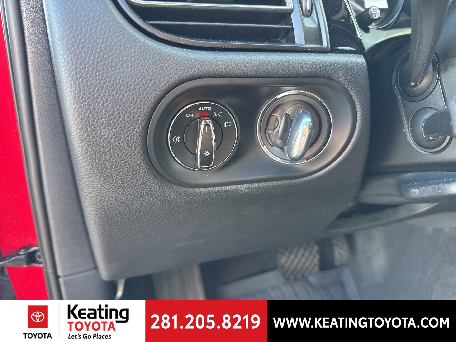 Used 2023 Porsche Macan Turbo image 14