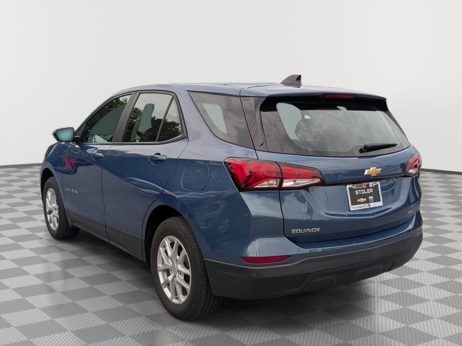 Used 2024 Chevrolet Equinox LS w/ Driver Confidence II Package AWD/4WD image 3