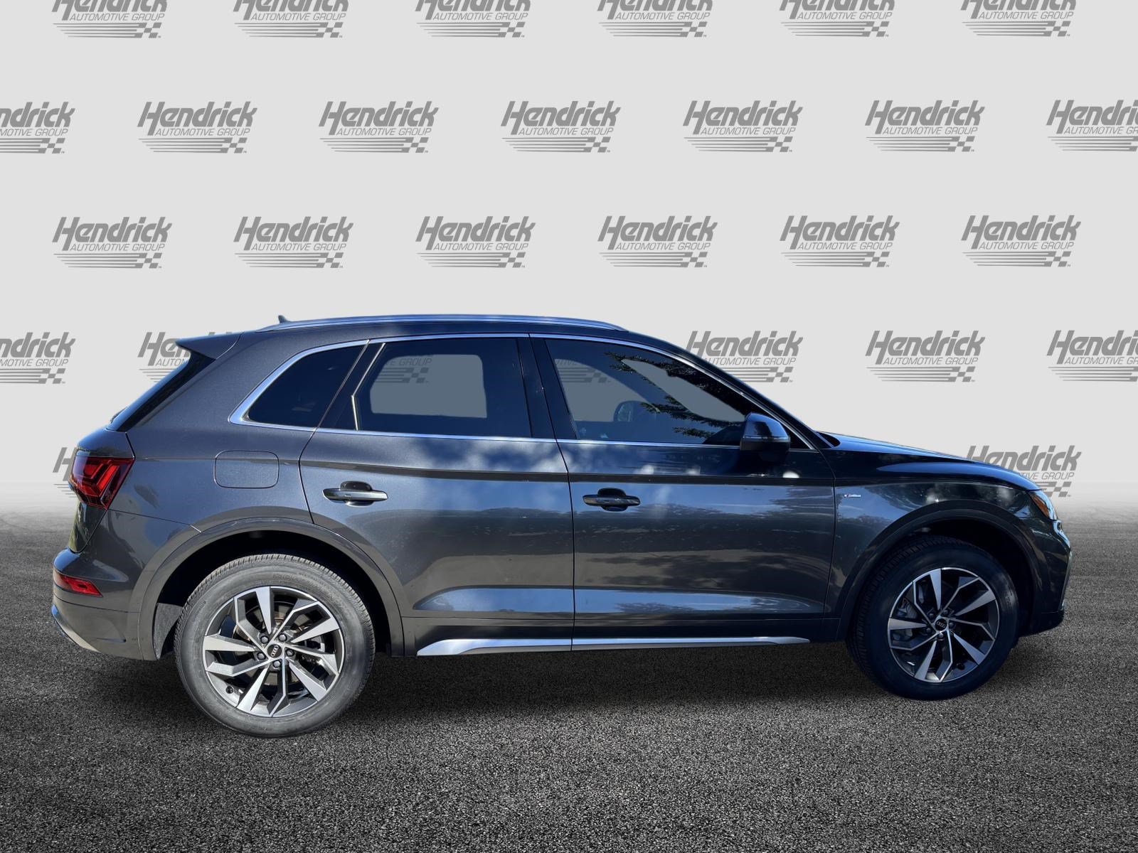 Certified 2024 Audi Q5 2.0T Premium Plus w/ Premium Plus Package AWD/4WD image 11