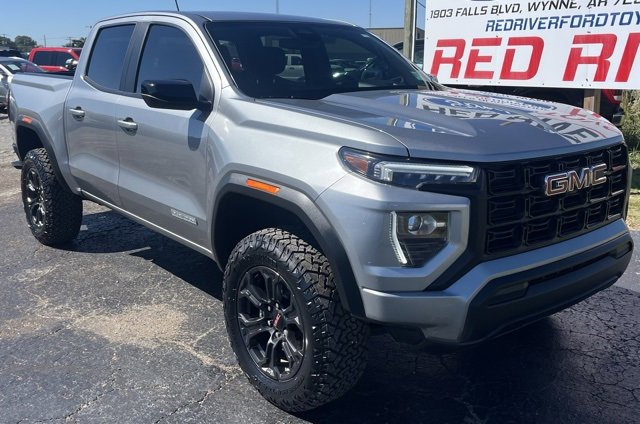 Used 2024 GMC Canyon Elevation image 2