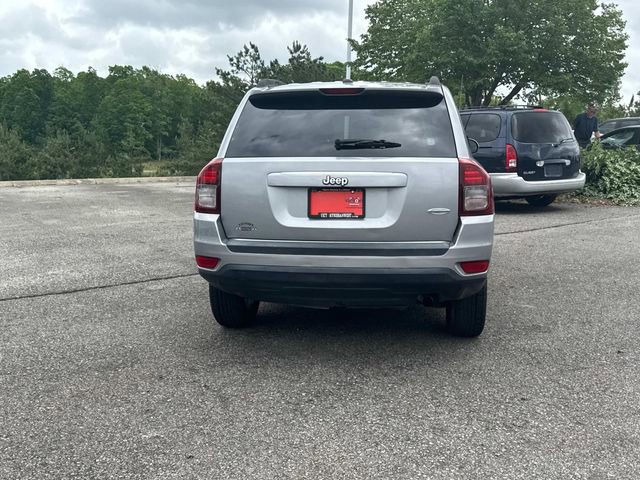 Used 2016 Jeep Compass Latitude FWD image 6