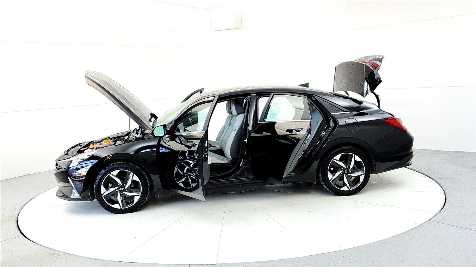 Used 2023 Hyundai Elantra Limited image 10