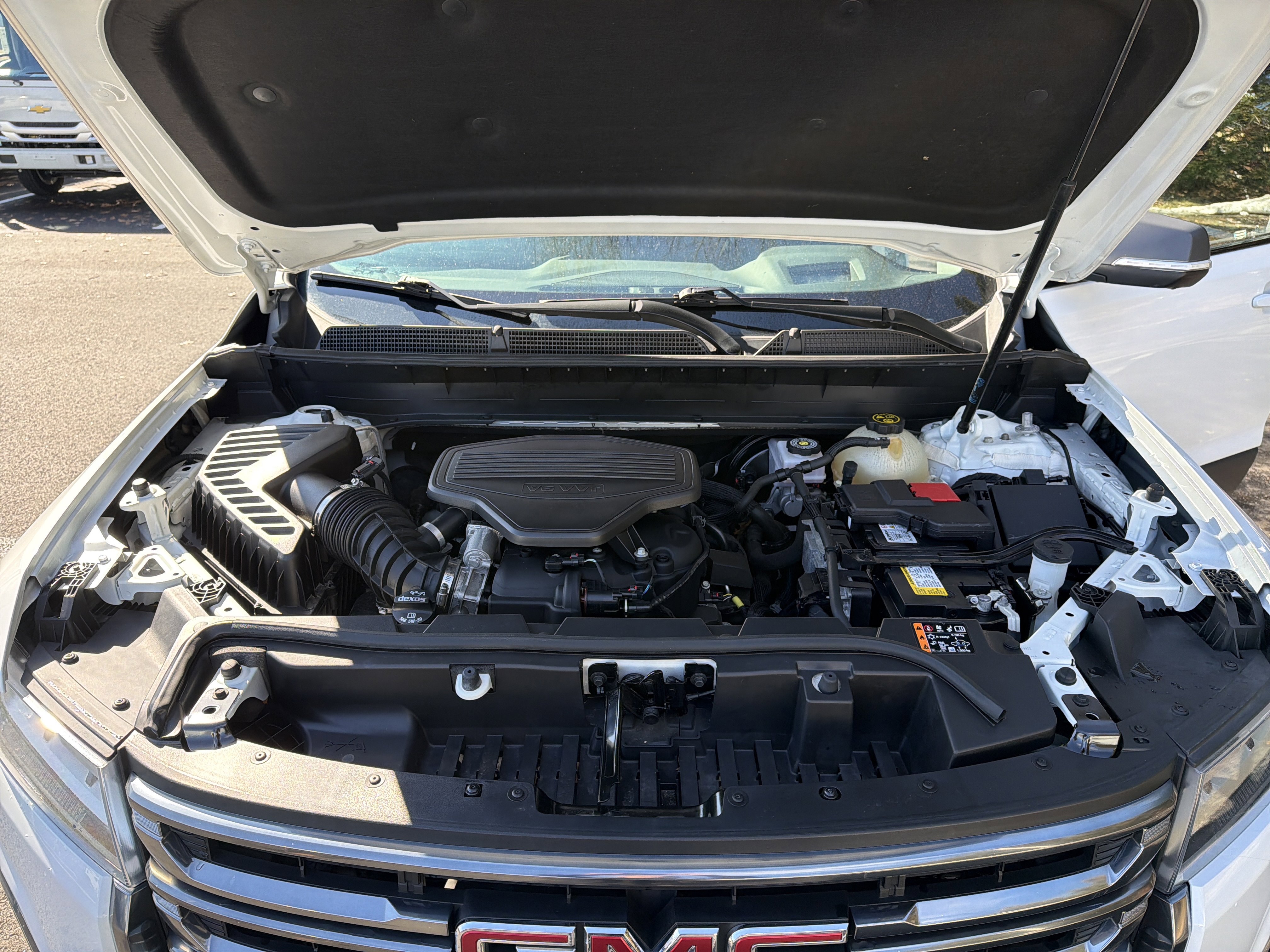 Used 2023 GMC Acadia AT4 w/ Technology Package image 34