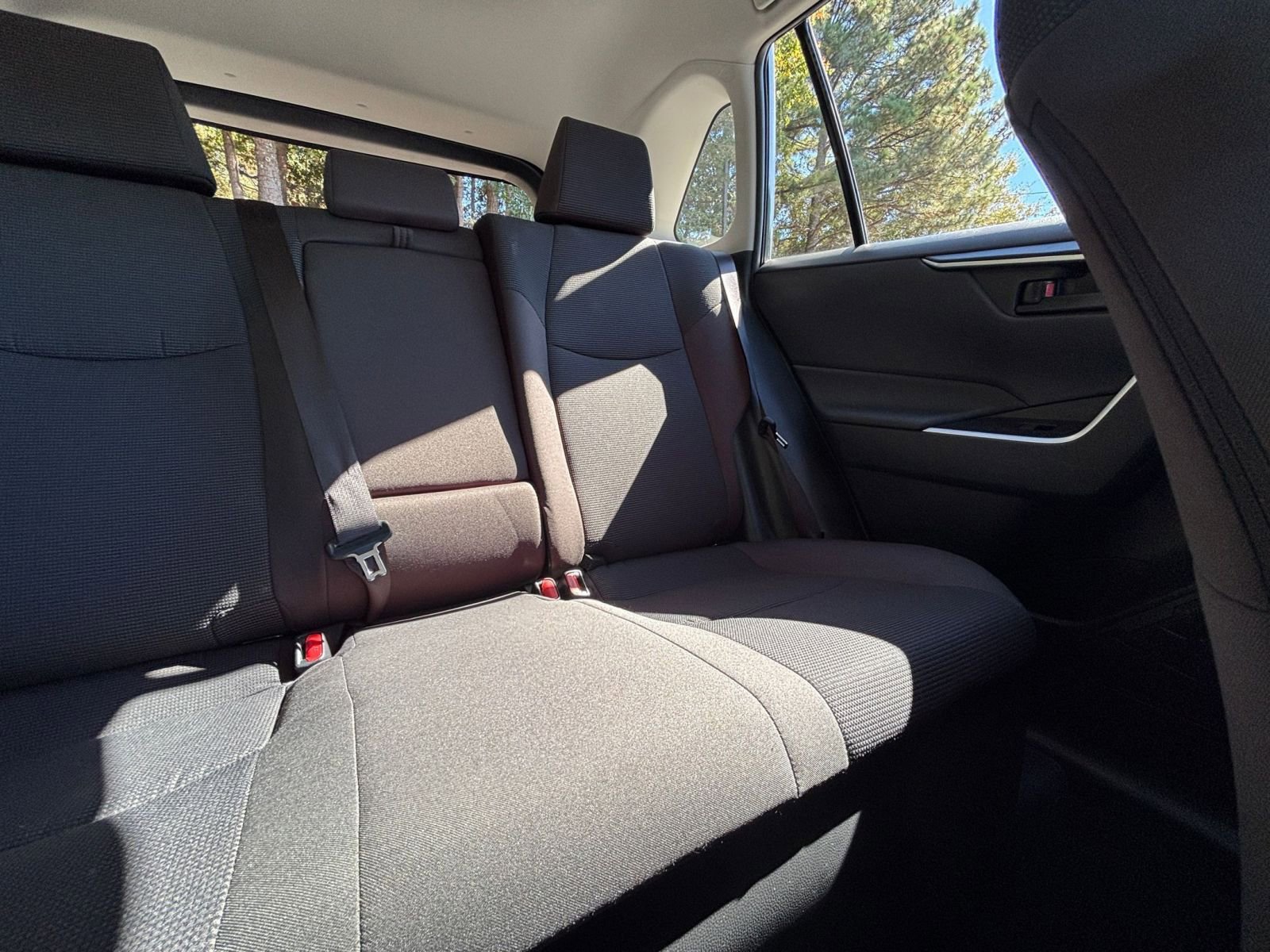 Used 2025 Toyota RAV4 LE image 37