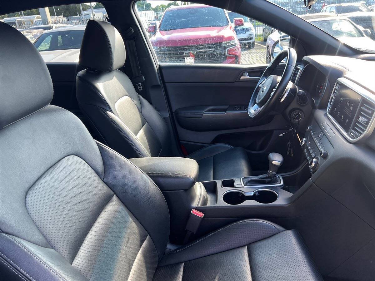 Used 2022 Kia Sportage Nightfall Edition AWD/4WD image 8