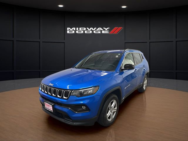 Used 2023 Jeep Compass Latitude AWD/4WD image 2