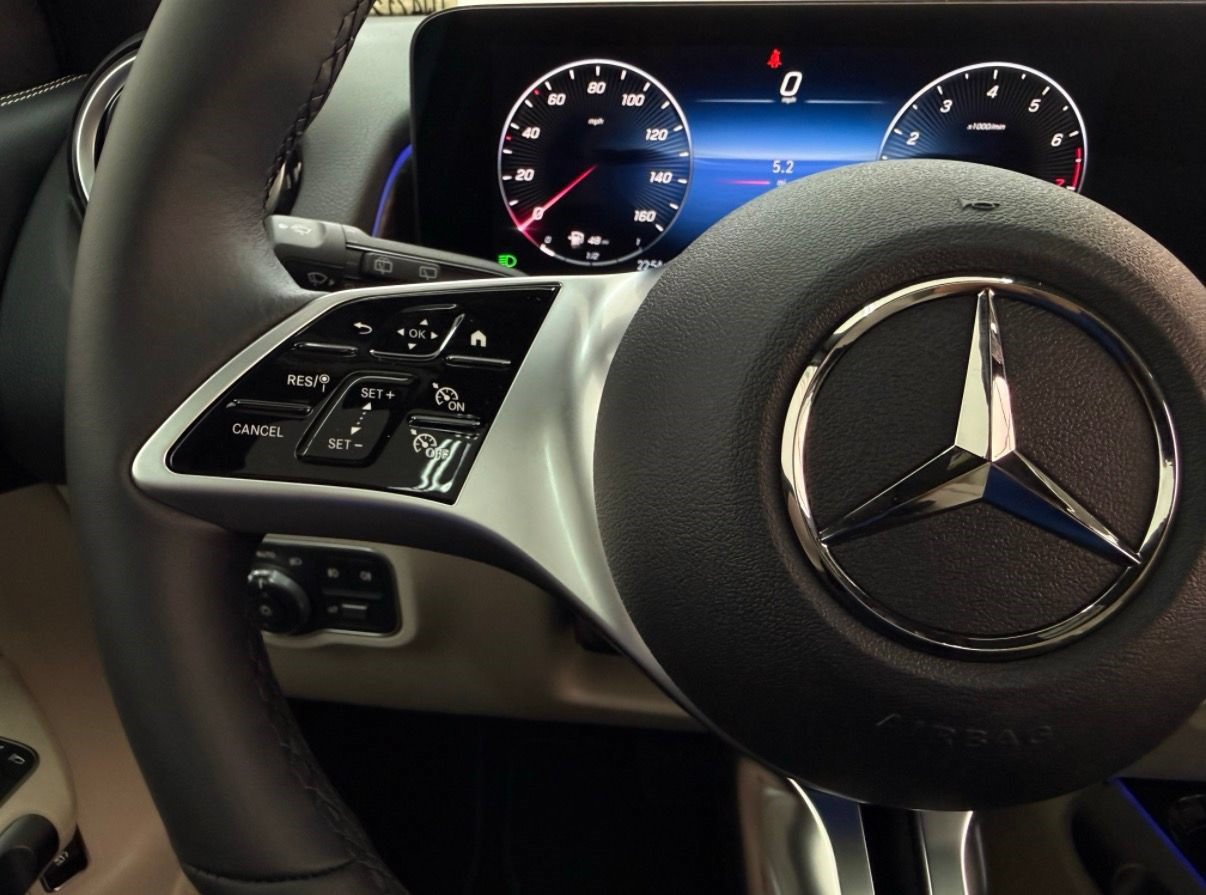 New 2026 Mercedes-Benz GLB 250 4MATIC image 14