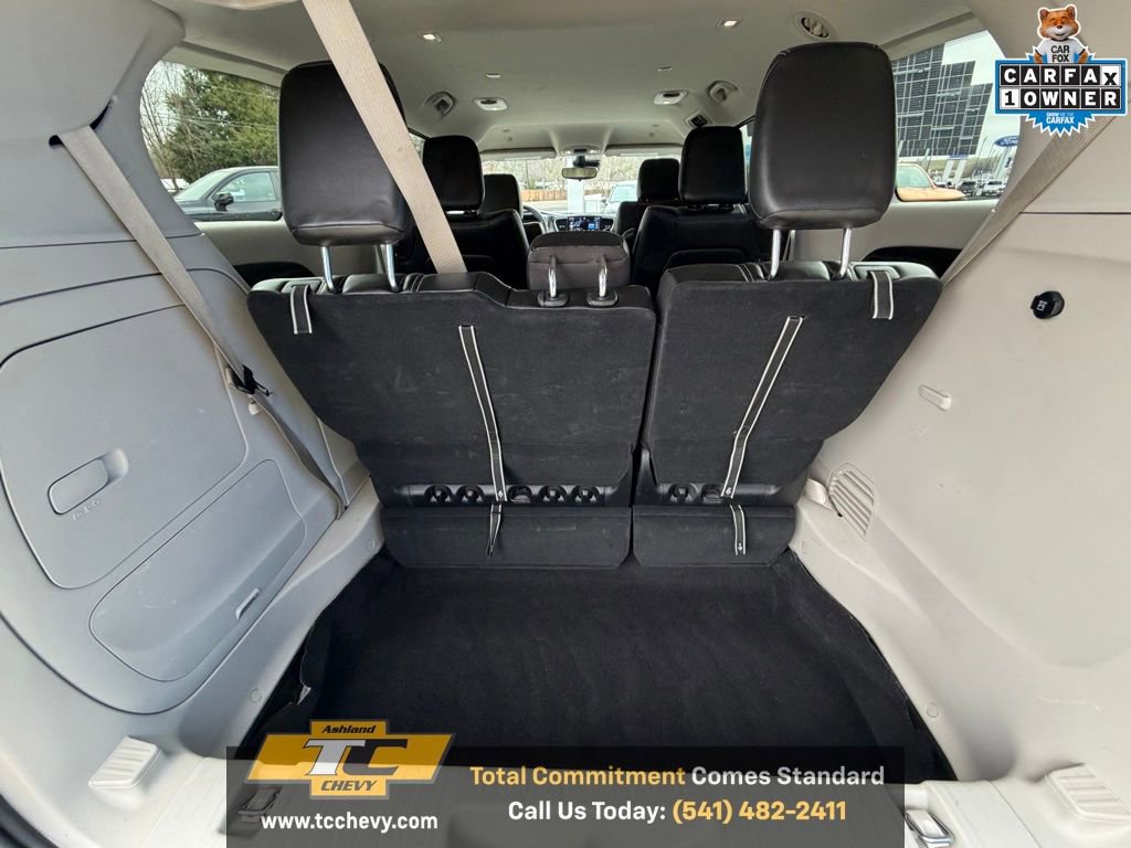 Used 2024 Chrysler Pacifica Select image 12