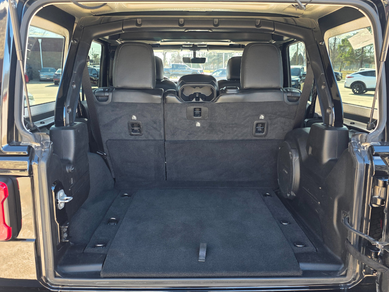 Used 2022 Jeep Wrangler Unlimited Sahara image 17