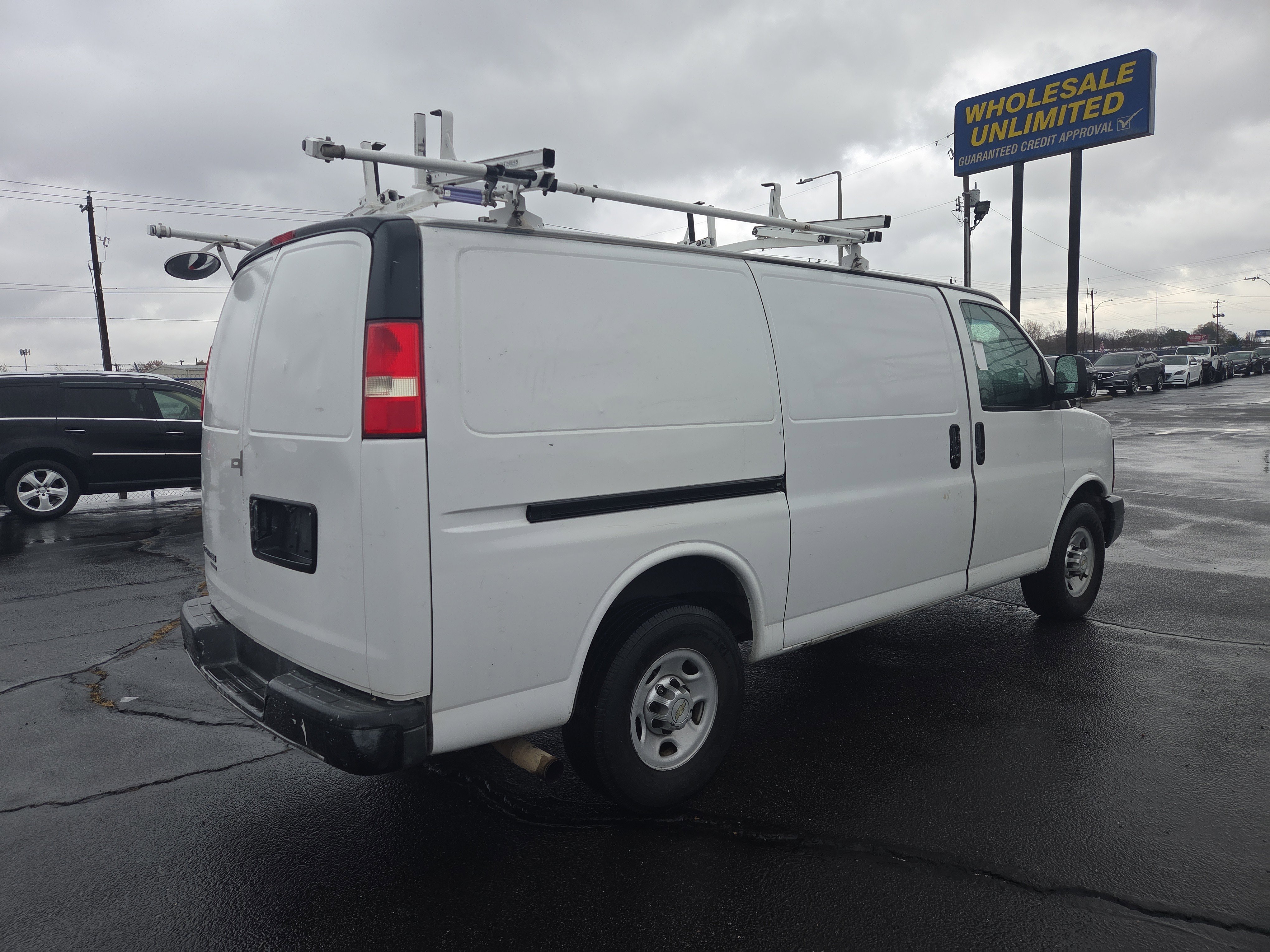 Used 2014 Chevrolet Express 2500 image 5
