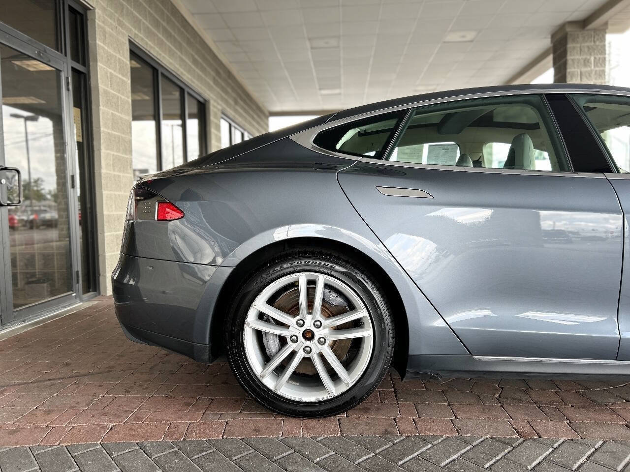 Used 2014 Tesla Model S 85 RWD image 18