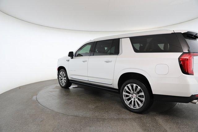 Used 2023 GMC Yukon XL Denali image 10