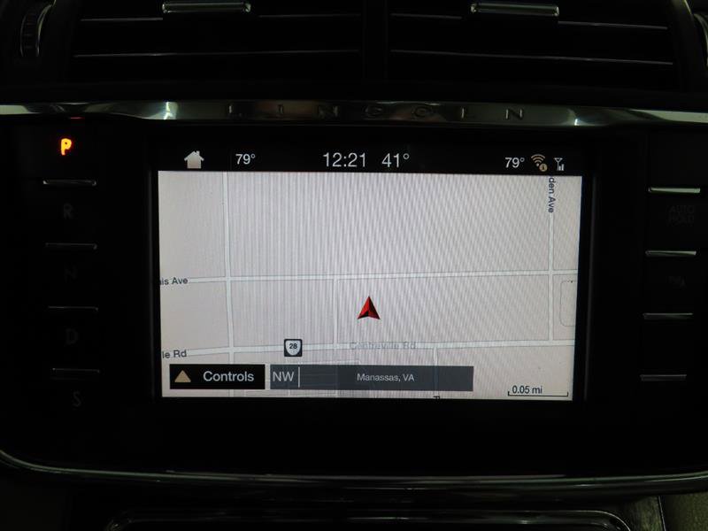 Used 2018 Lincoln Continental Select w/ Continental Climate Package AWD/4WD image 27