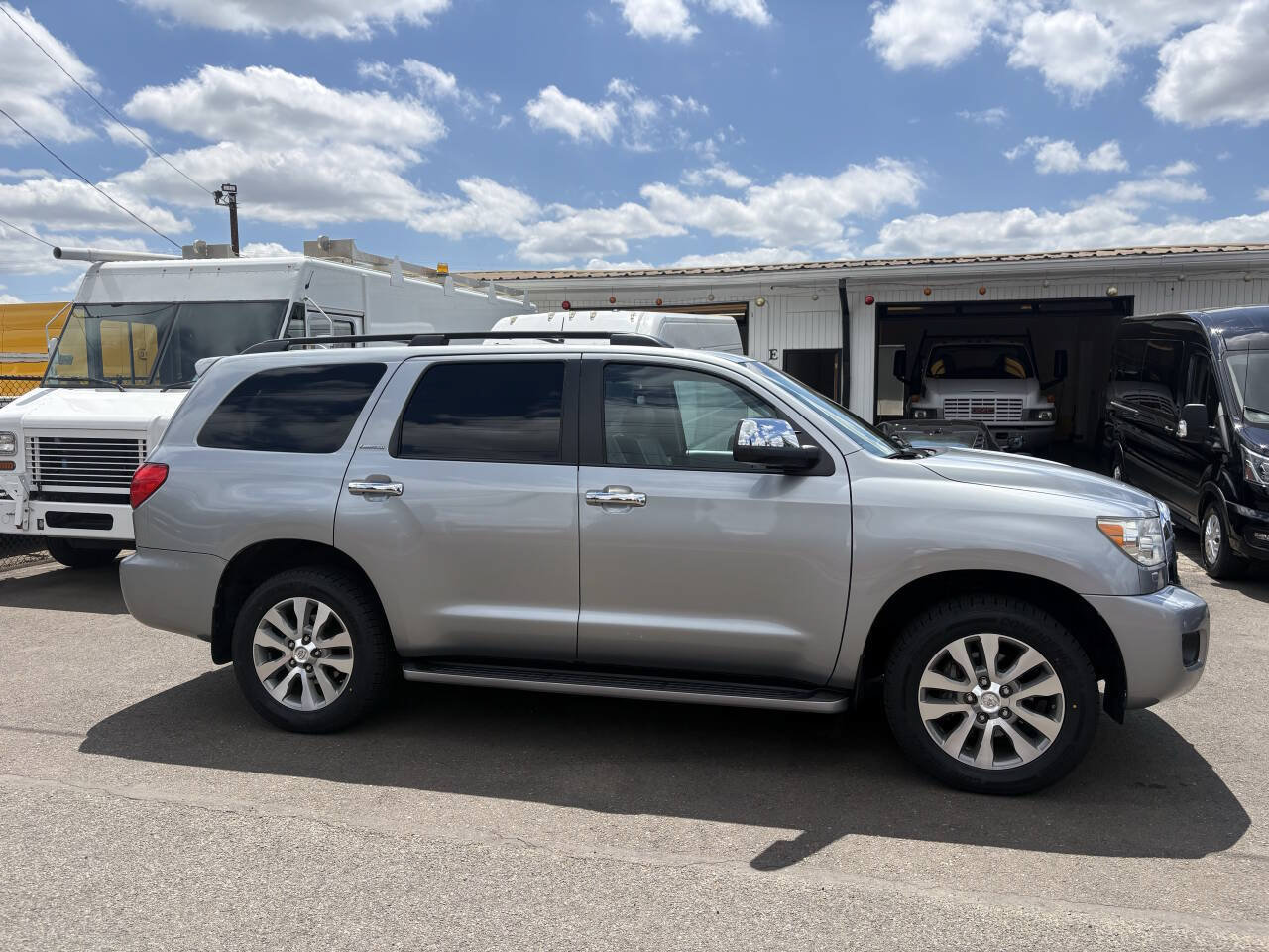 Used 2016 Toyota Sequoia Limited w/ Safety & Convenience Package AWD/4WD image 5