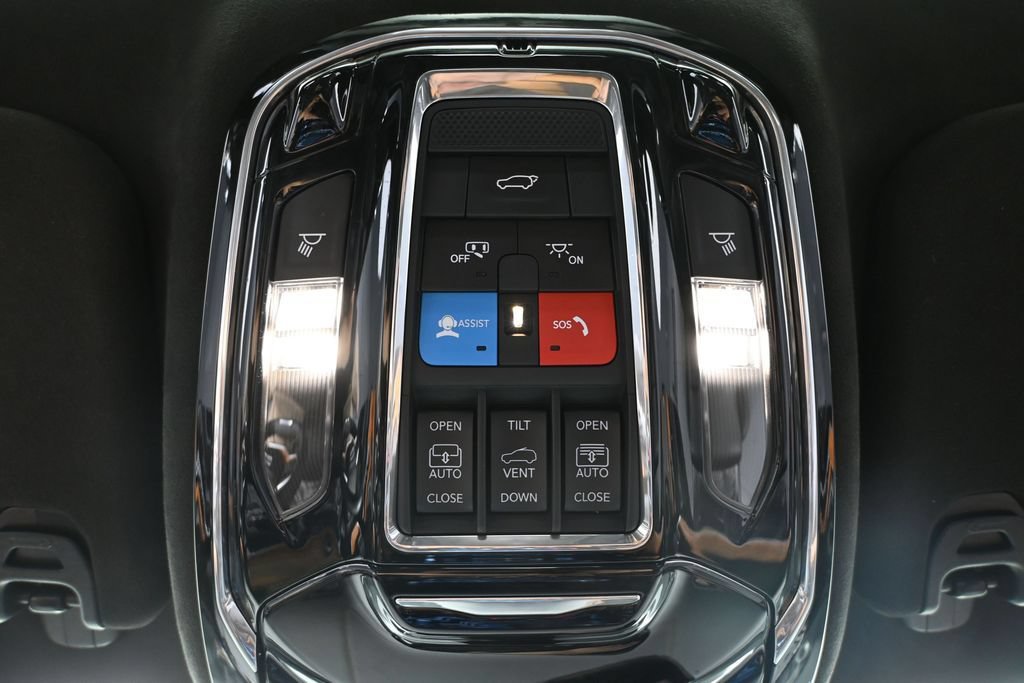 Used 2023 Jeep Grand Wagoneer Series III AWD/4WD image 28