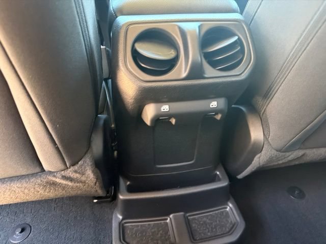 Used 2023 Jeep Wrangler Unlimited AWD/4WD image 34