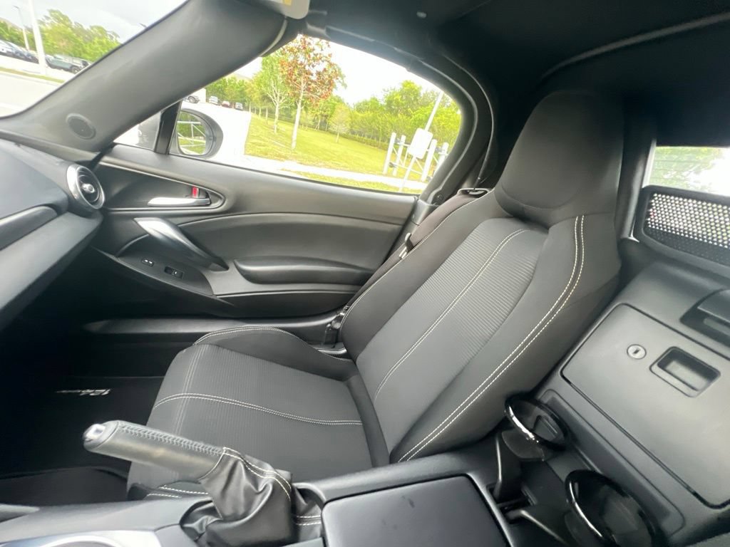 Used 2018 FIAT 124 Spider Classica w/ Technology Group RWD image 32
