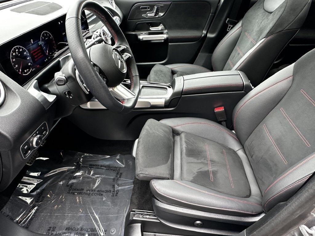 Certified 2025 Mercedes-Benz GLB 250 image 10