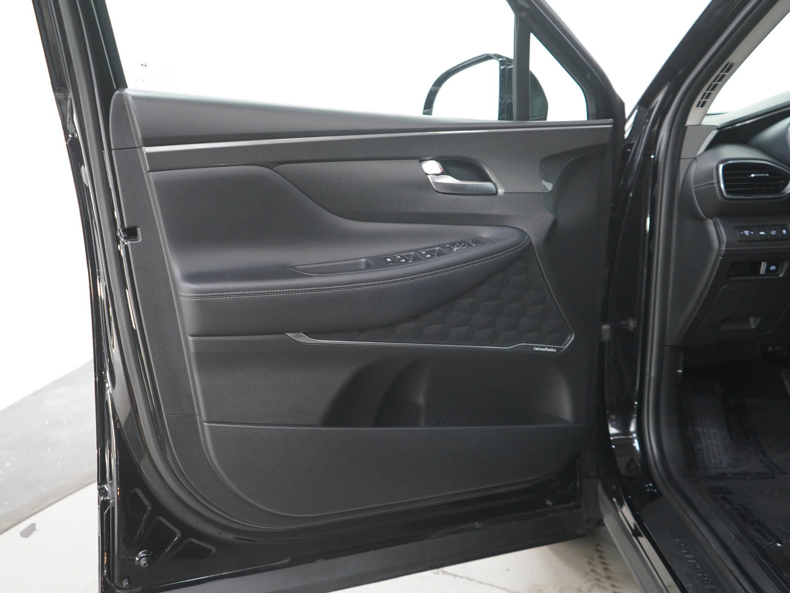Certified 2023 Hyundai Santa Fe SEL w/ Premium Package AWD/4WD image 19