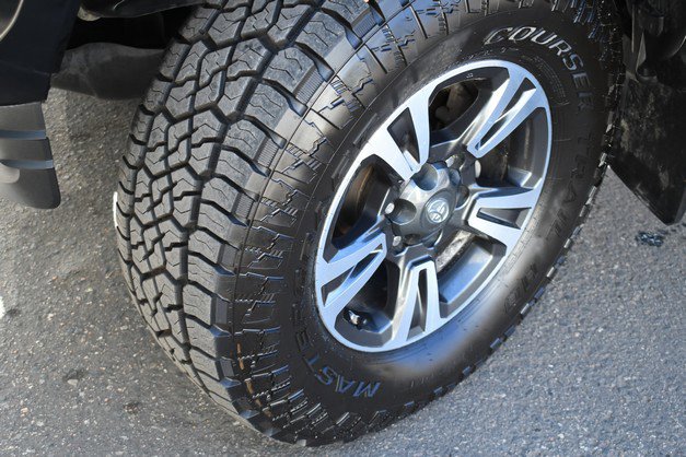 Used 2019 Toyota Tacoma TRD Sport image 11