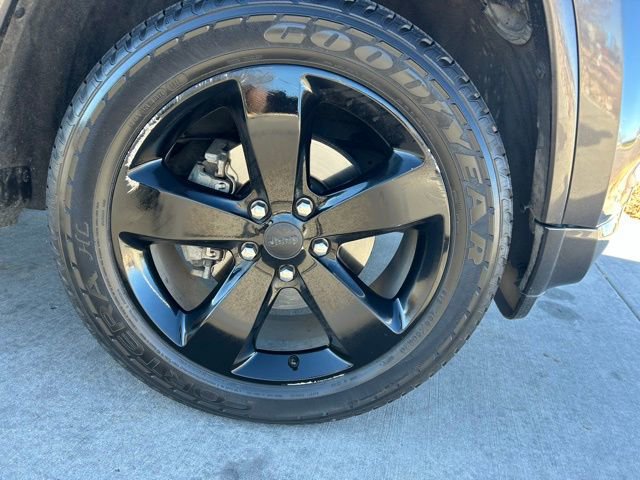 Used 2015 Jeep Grand Cherokee Altitude image 31