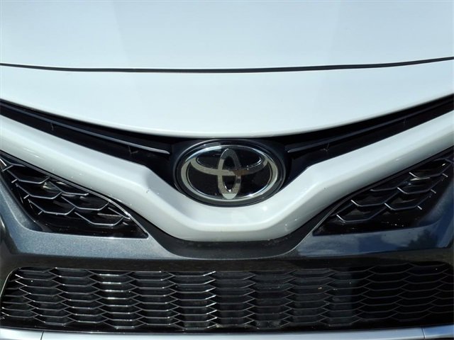 Used 2023 Toyota Camry XSE image 3
