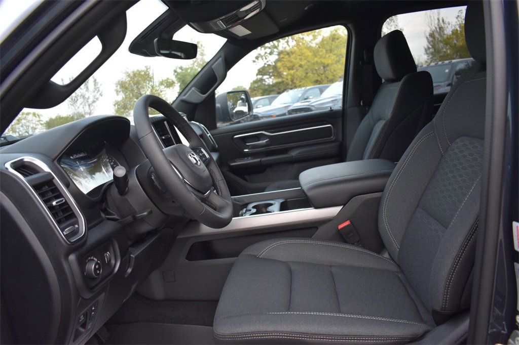 New 2026 RAM 1500 4x4 Crew Cab image 29