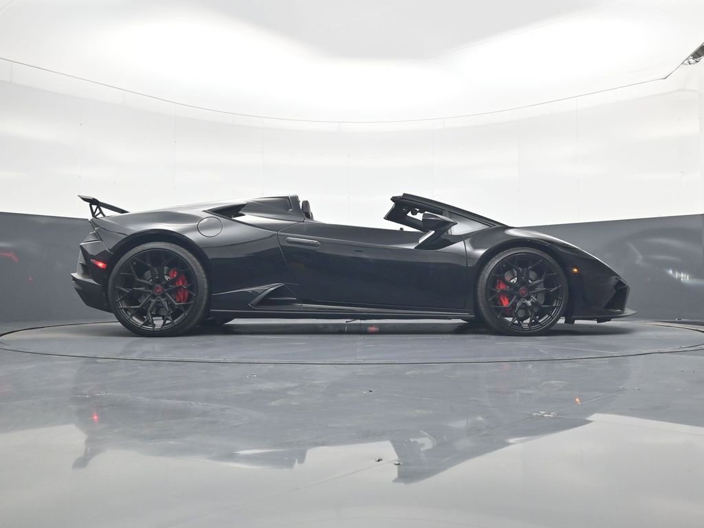 Used 2020 Lamborghini Huracan EVO image 22