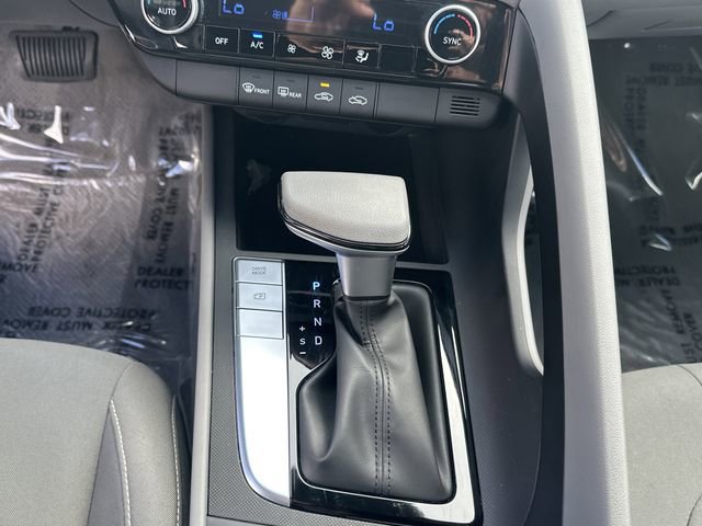 Certified 2024 Hyundai Elantra SEL image 18