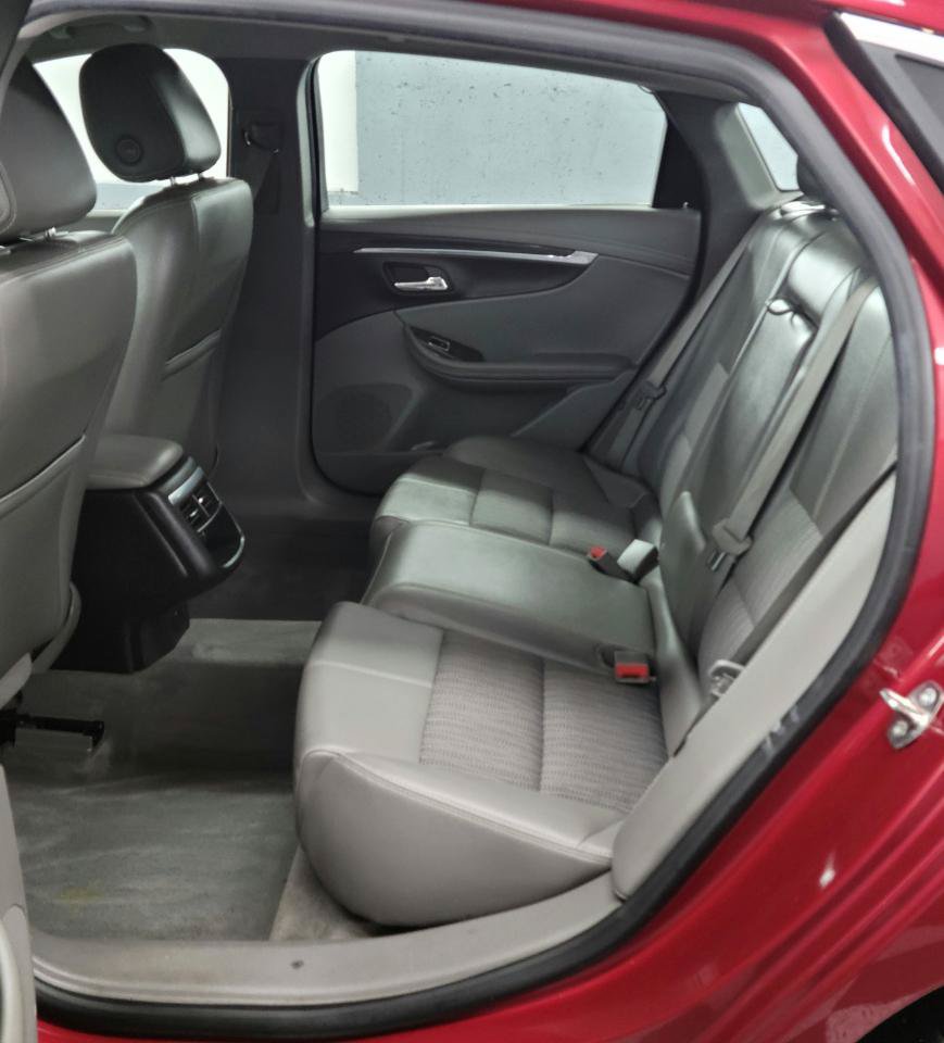 Used 2015 Chevrolet Impala LT w/ Convenience Package FWD image 8