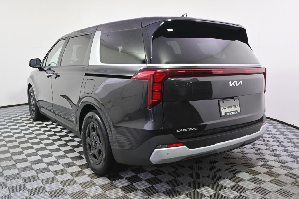 Used 2026 Kia Carnival FWD image 4