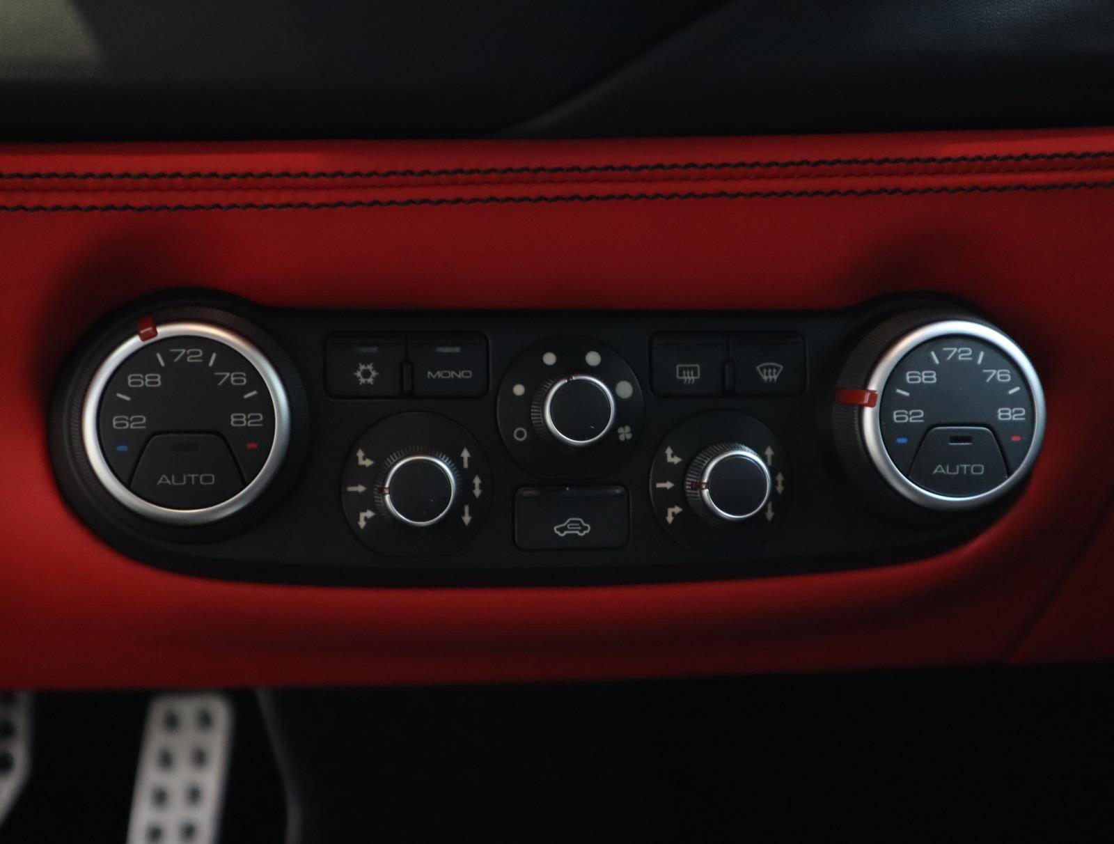 Certified 2019 Ferrari 488 GTB RWD image 34