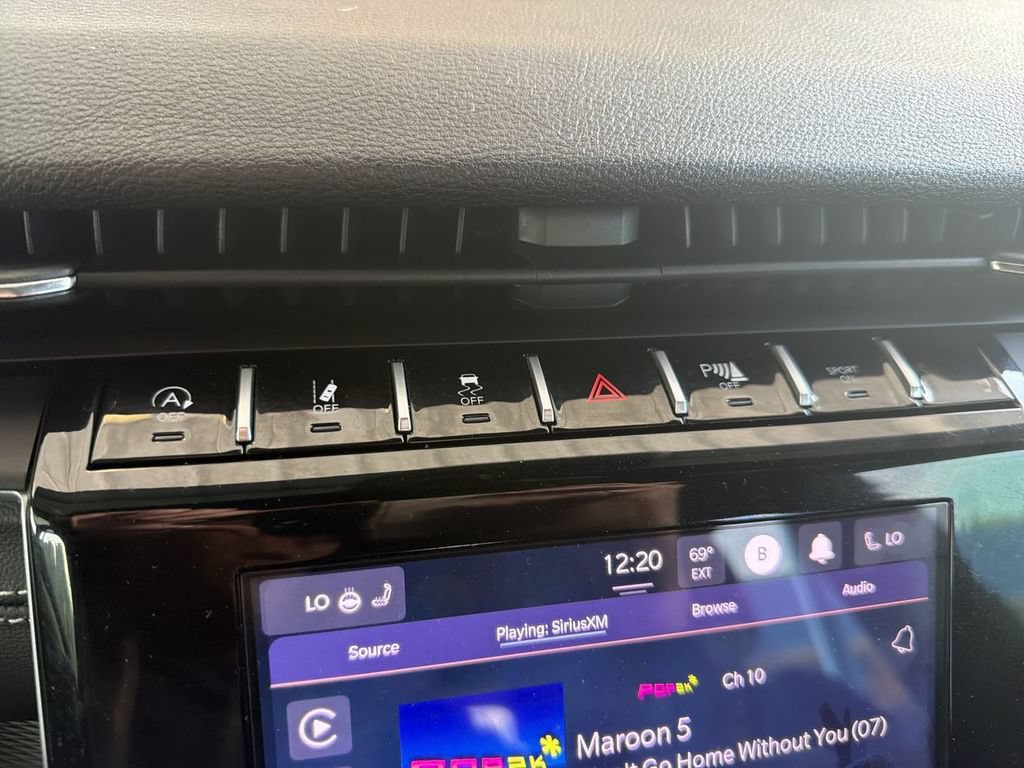 Used 2025 Jeep Grand Cherokee Altitude AWD/4WD image 36