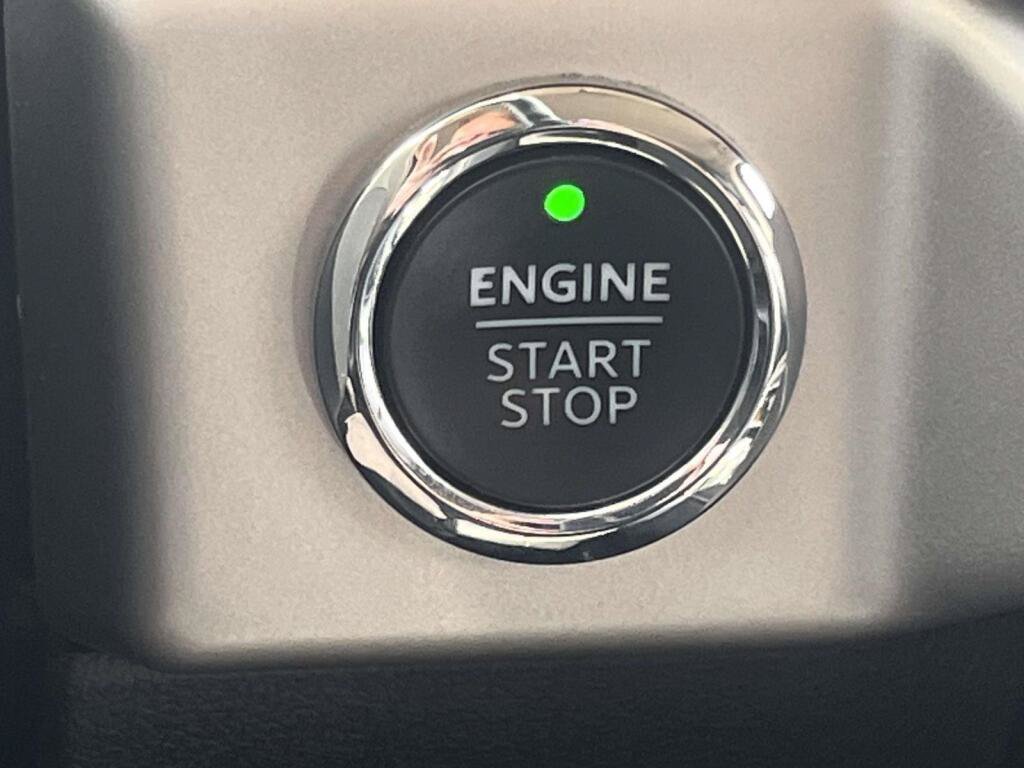 Used 2024 Ford Expedition XLT AWD/4WD image 36