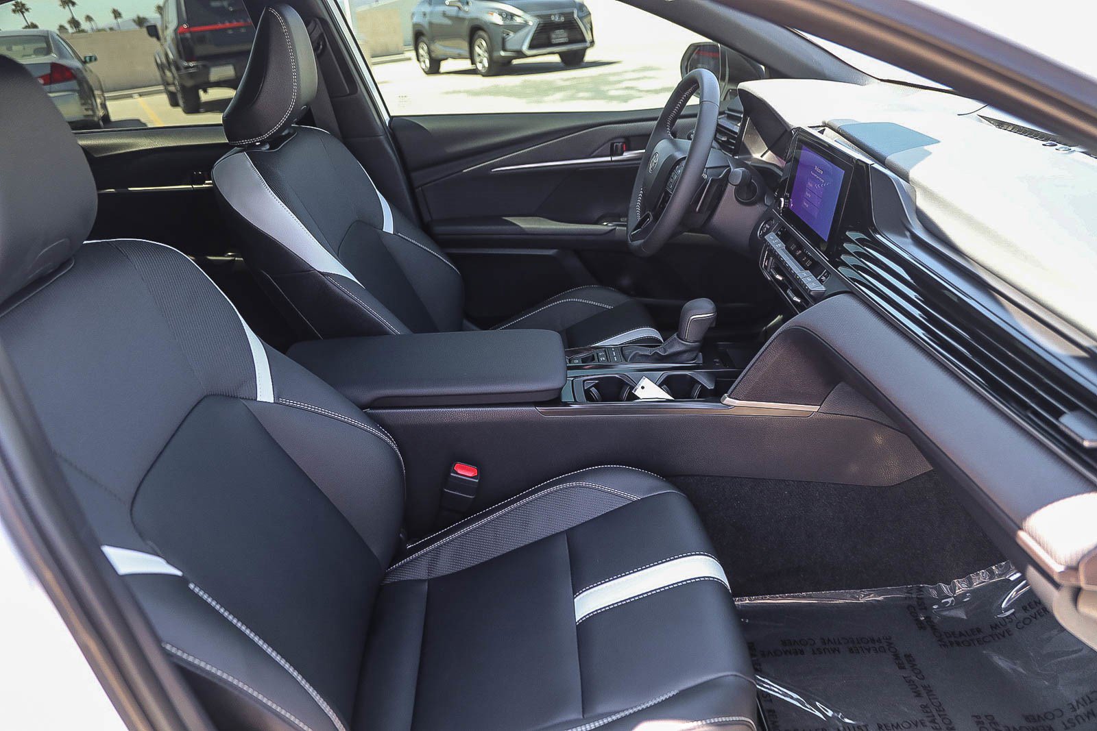 Used 2026 Toyota Camry Hybrid w/ Convenience Package FWD image 16