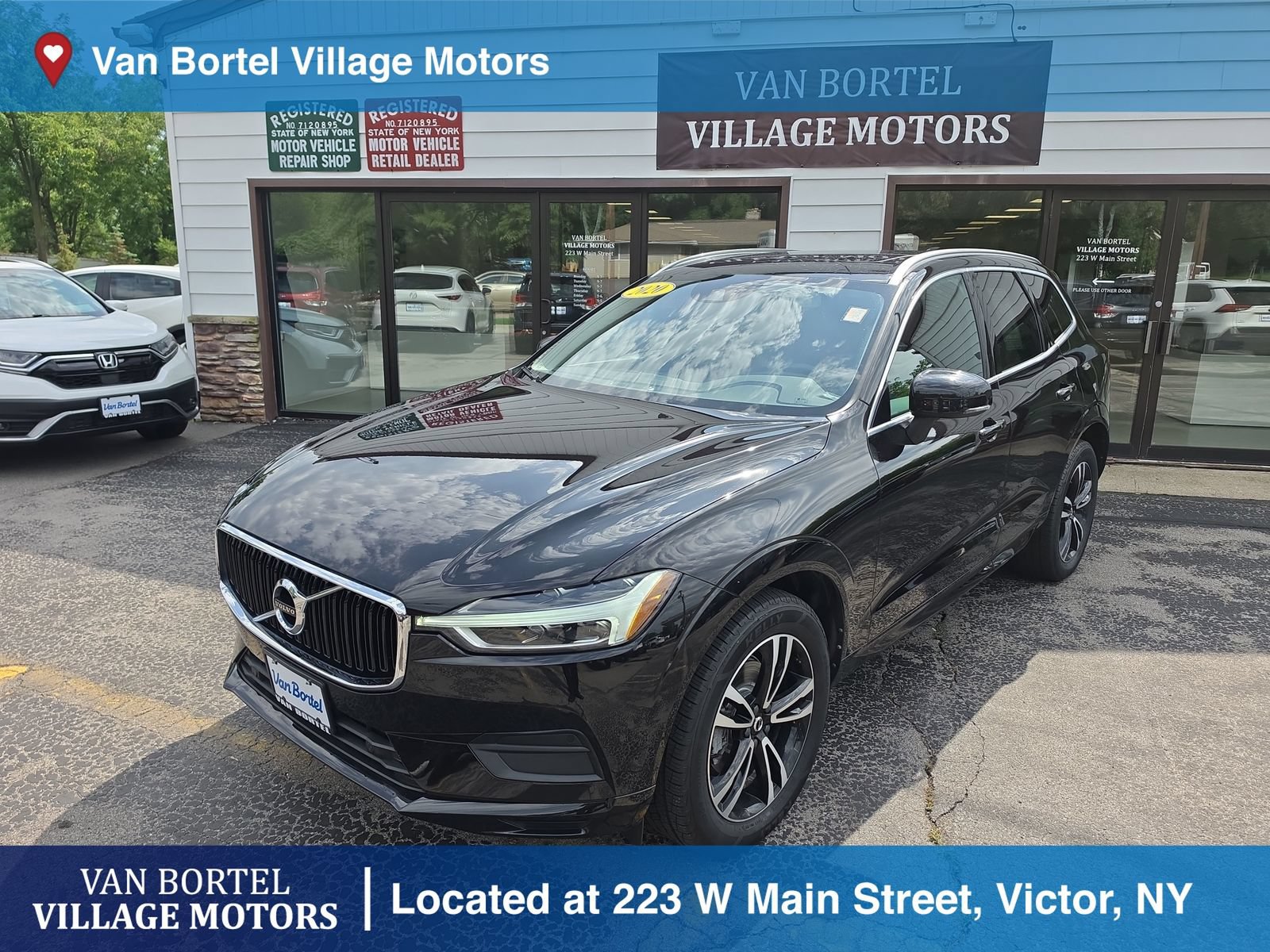 Used 2020 Volvo XC60 T5 Momentum w/ Protection Package Premier AWD/4WD image 1