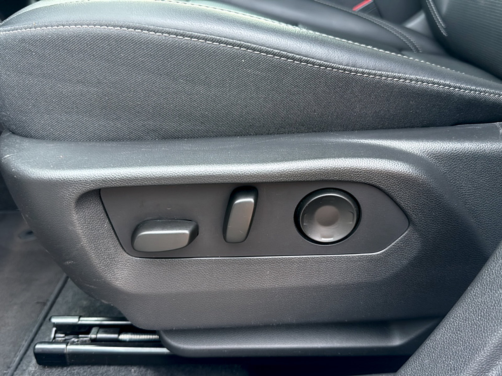Used 2024 Buick Envision Preferred AWD/4WD image 7