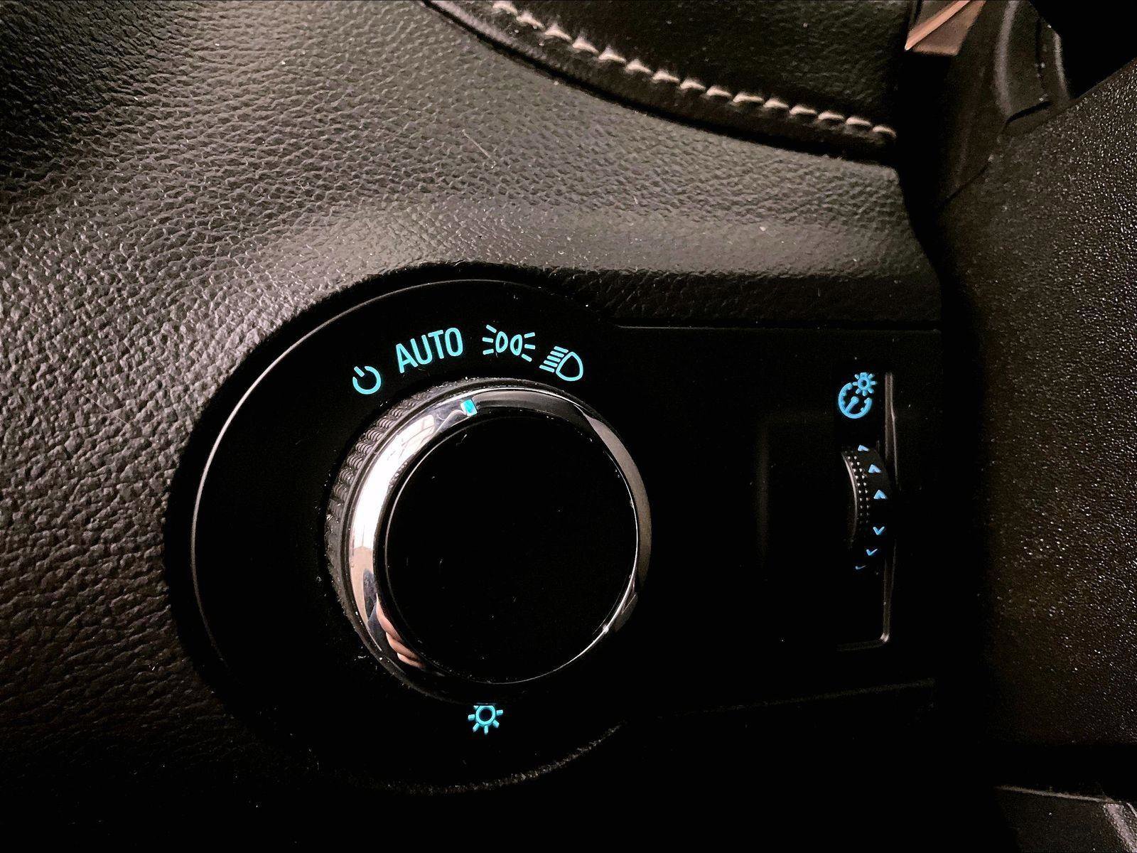 Used 2015 Chevrolet Camaro LS RWD image 31