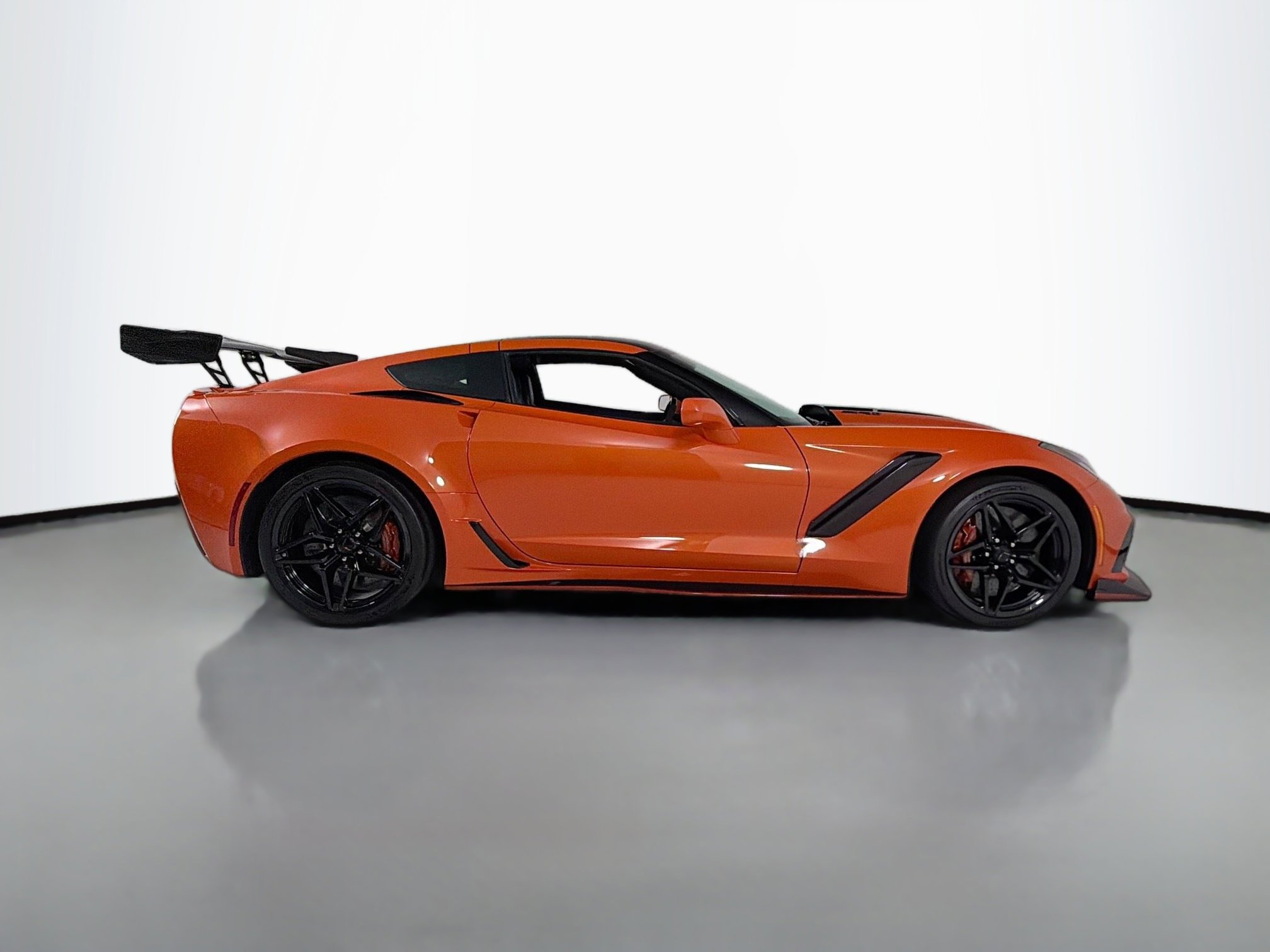 Used 2019 Chevrolet Corvette ZR1 RWD image 9