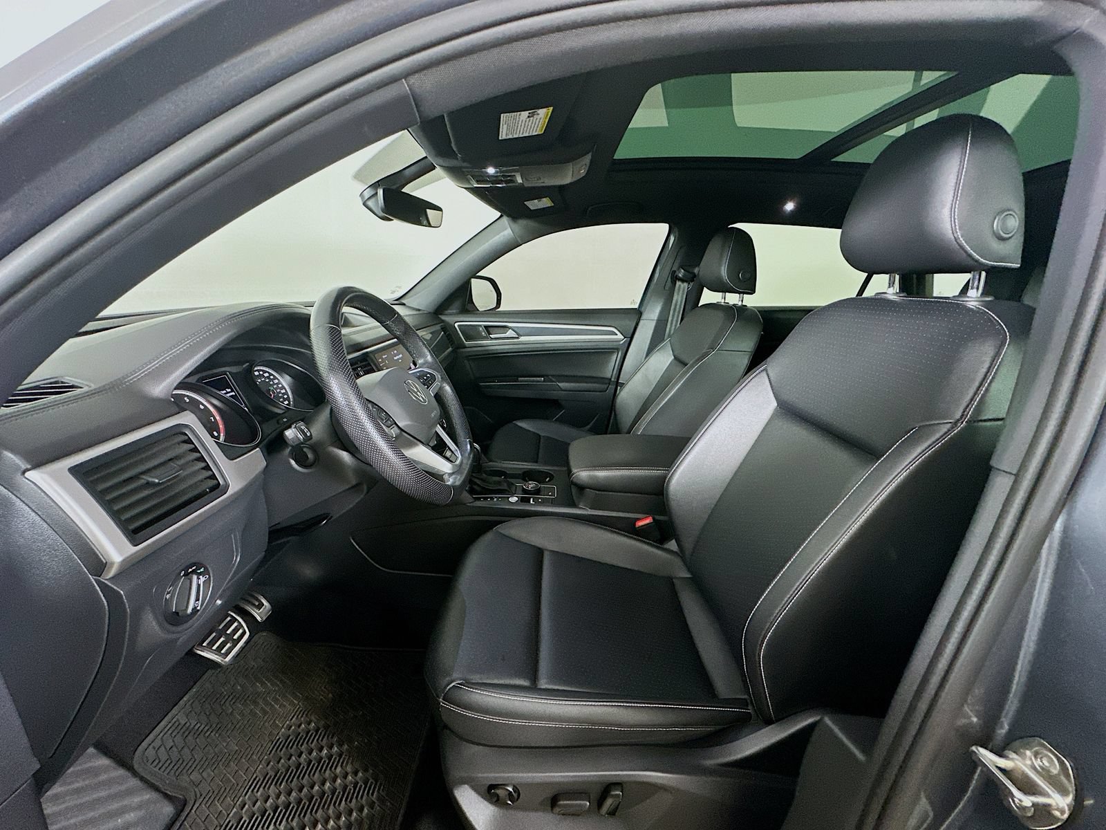 Used 2020 Volkswagen Atlas Cross Sport SE w/ Panoramic Sunroof Package AWD/4WD image 33