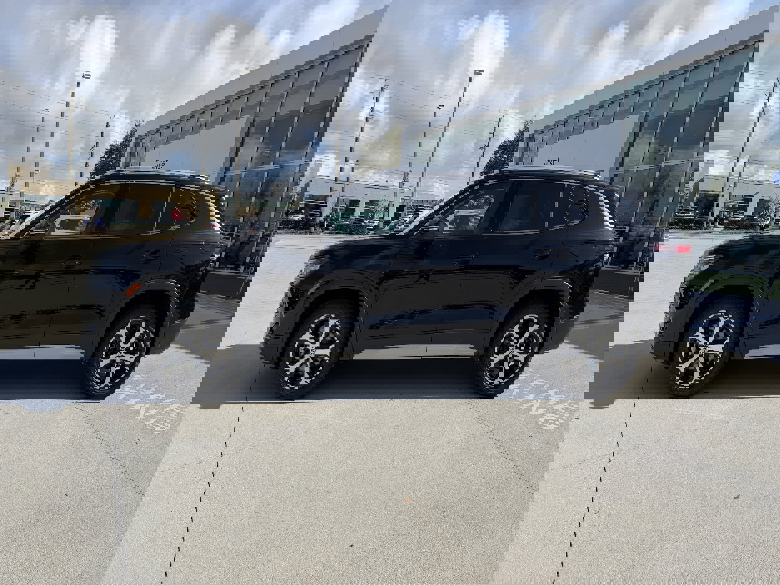 New 2026 Volkswagen Tiguan SE image 6