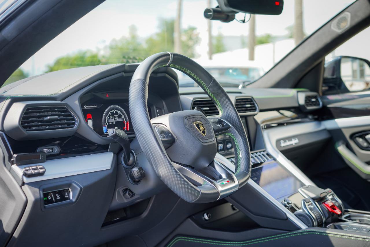 Used 2019 Lamborghini Urus AWD/4WD image 10