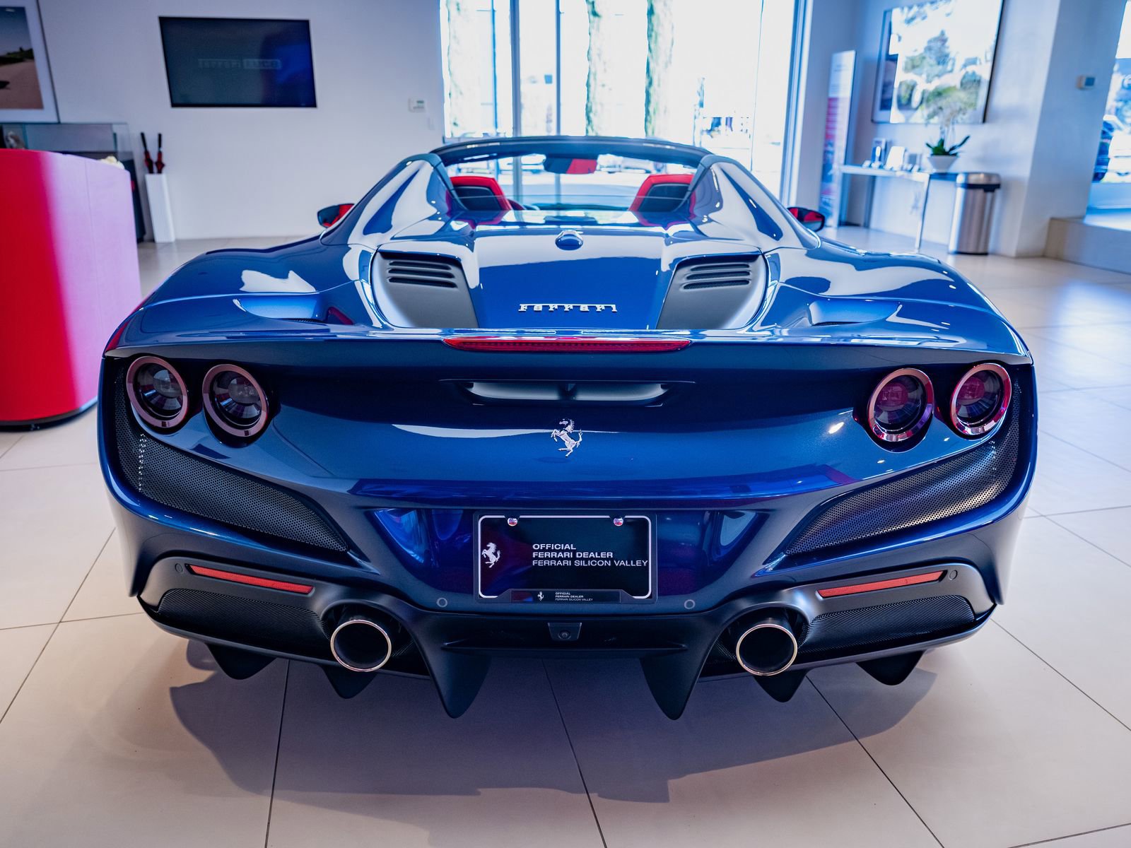 Used 2022 Ferrari F8 Tributo image 5