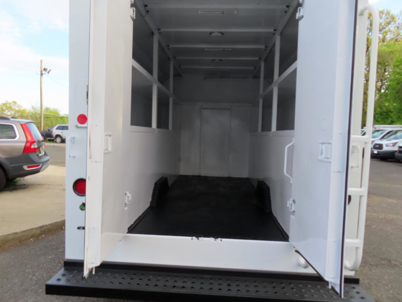 Used 2017 Ford Transit 350 138 DRW w/ Interior Upgrade Package RWD image 16