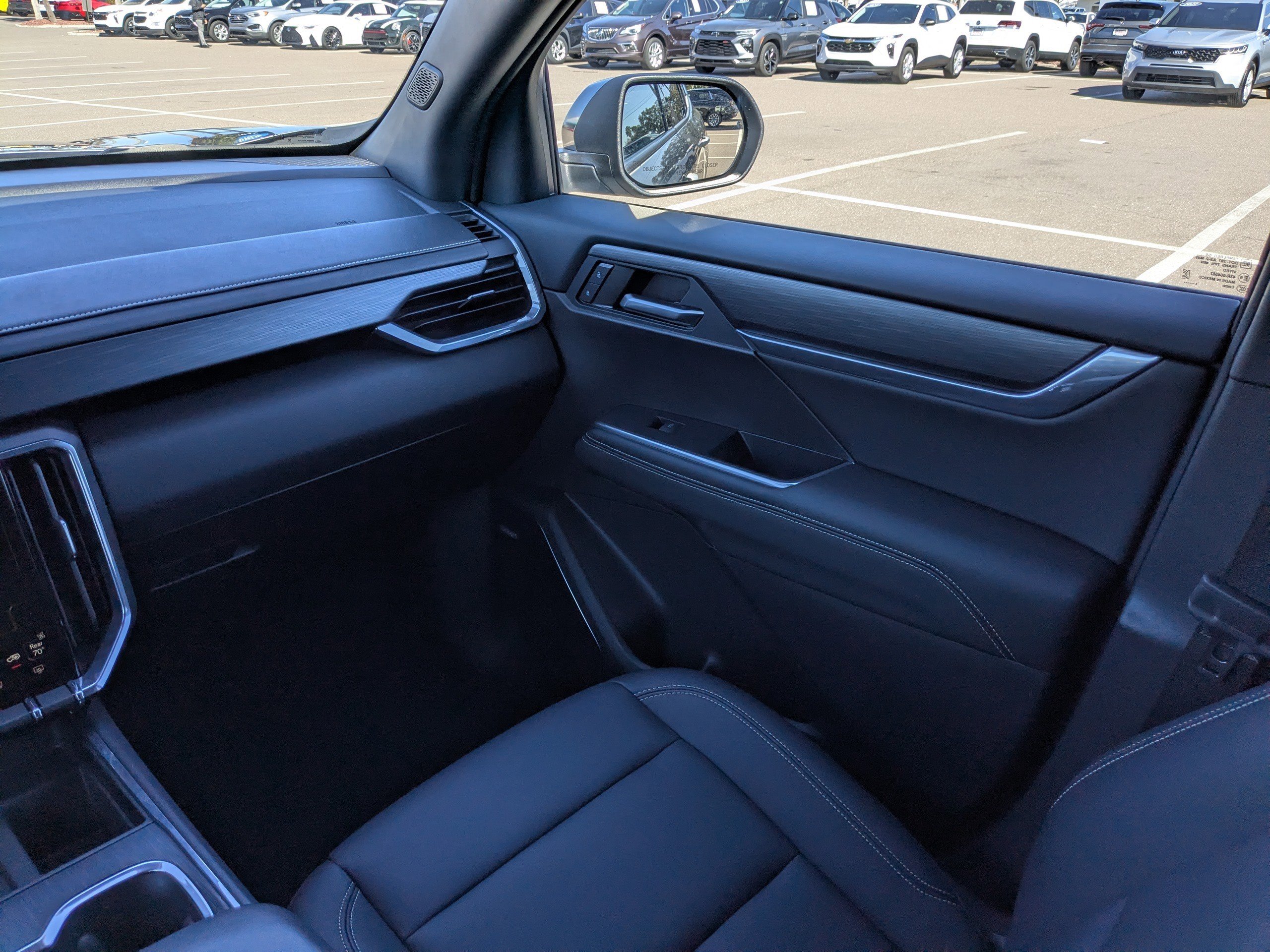 Used 2024 GMC Acadia Elevation image 19