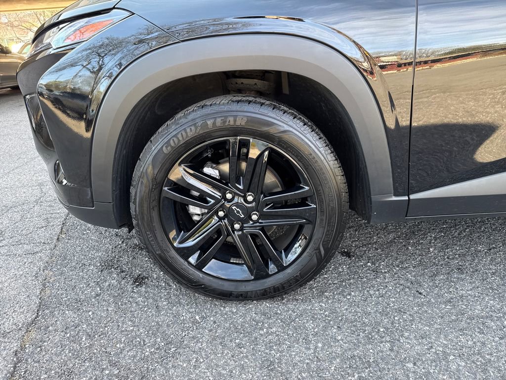 Used 2024 Chevrolet Trax ACTIV w/ Sunroof Package image 5