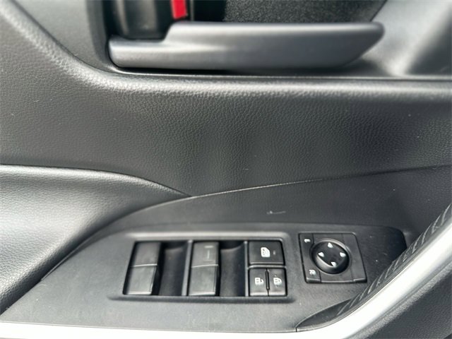Used 2021 Toyota RAV4 LE image 14