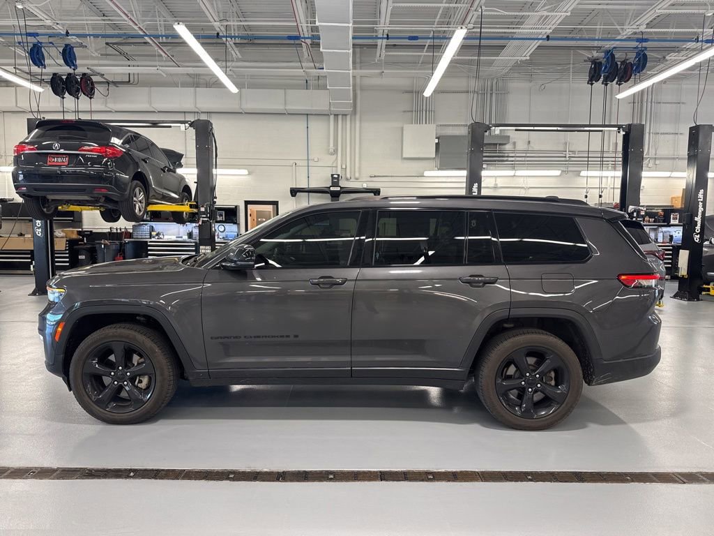 Used 2022 Jeep Grand Cherokee L Limited w/ Black Appearance Package AWD/4WD image 8