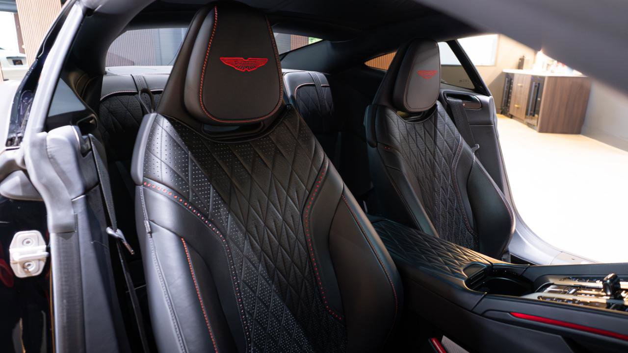 Used 2024 Aston Martin DB12 Coupe RWD image 22