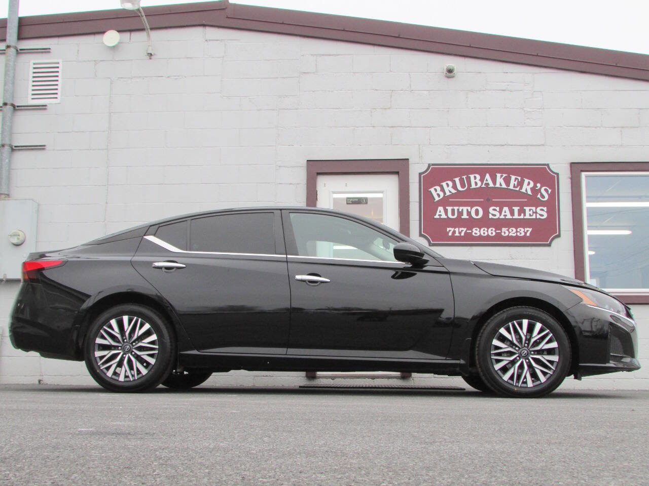 Used 2023 Nissan Altima 2.5 SV